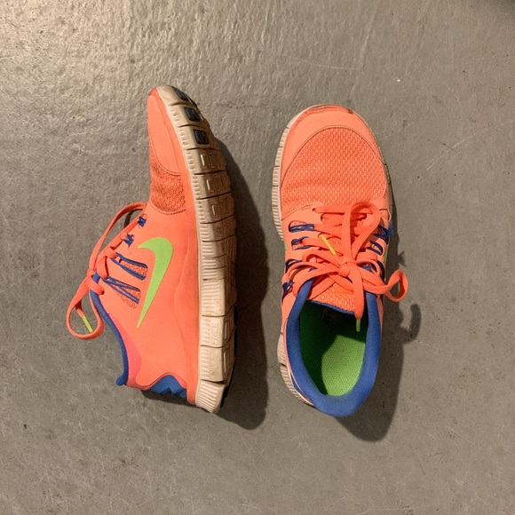 Nike Free Runs | Pink/Peach - Picture 2 of 3